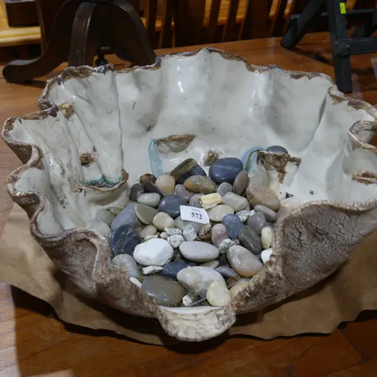 Pottery bowl with stones