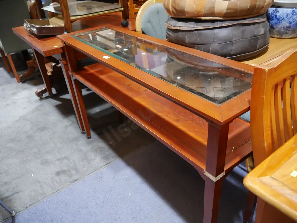 Glass top hall table Image 1++