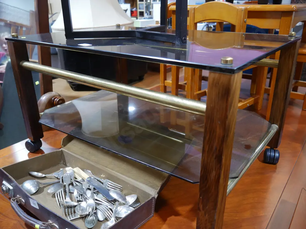 2 tier glass top coffee table Image 1++