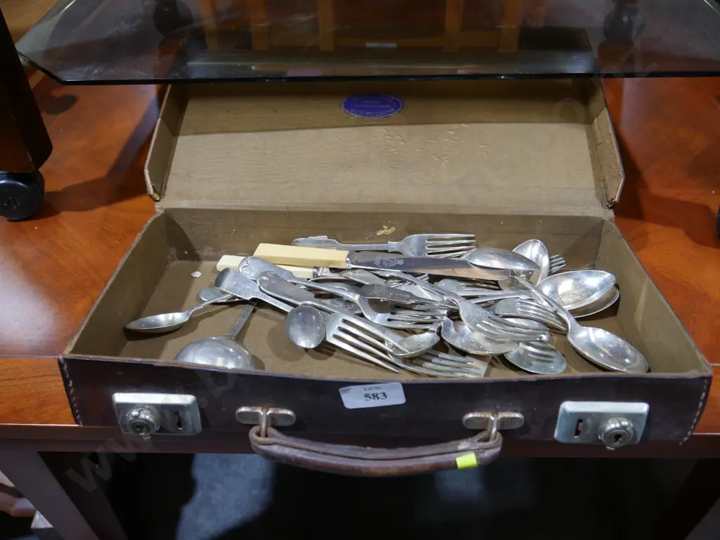 Assorted cutlery Image 1++