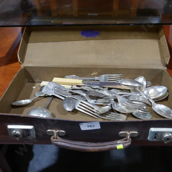 Assorted cutlery