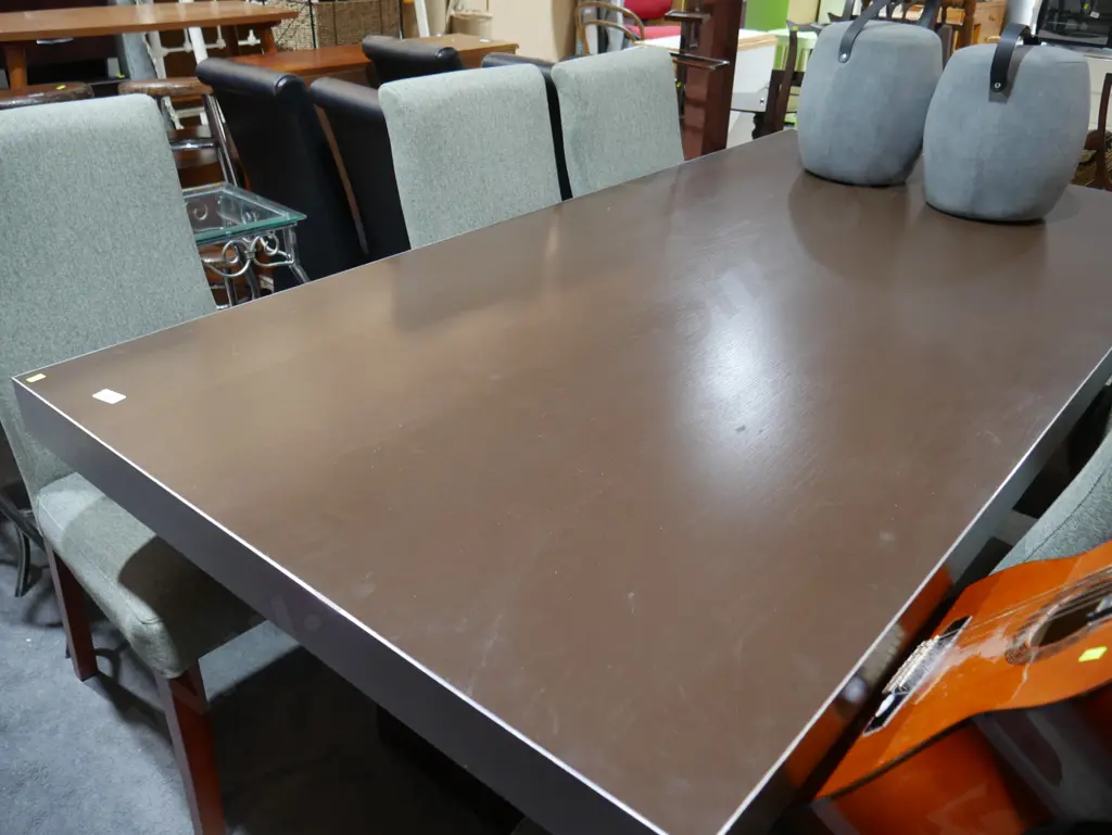 Dining table and 6 chairs Image 1++