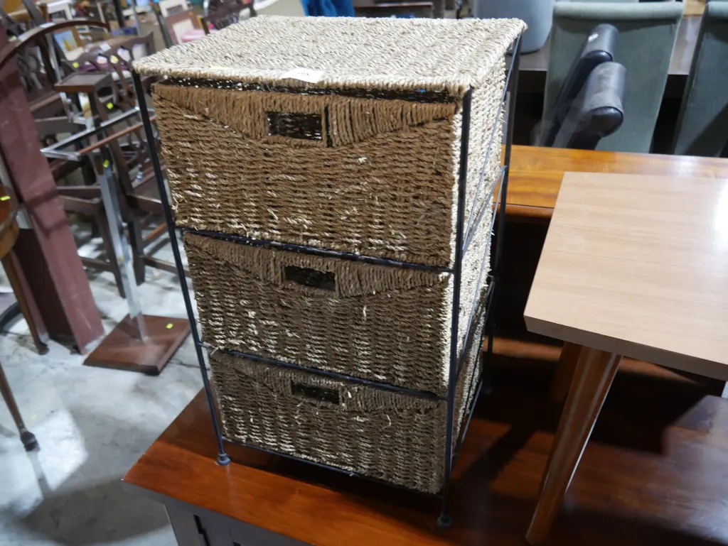 Wicker drawers Image 1++