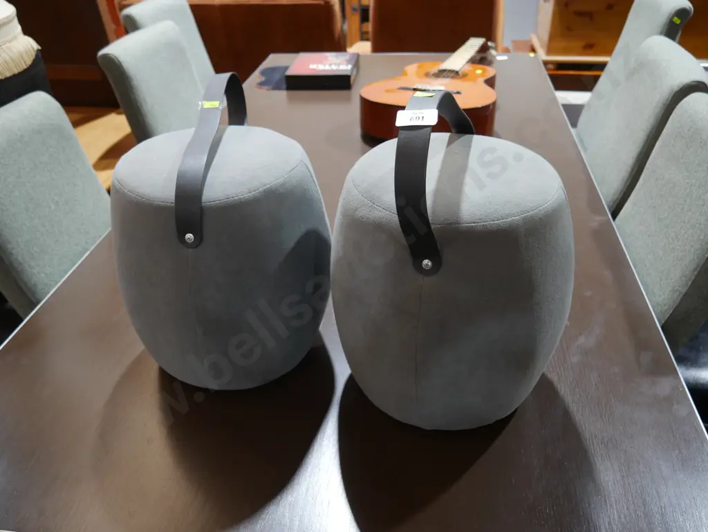 2 carry on stools Image 1++