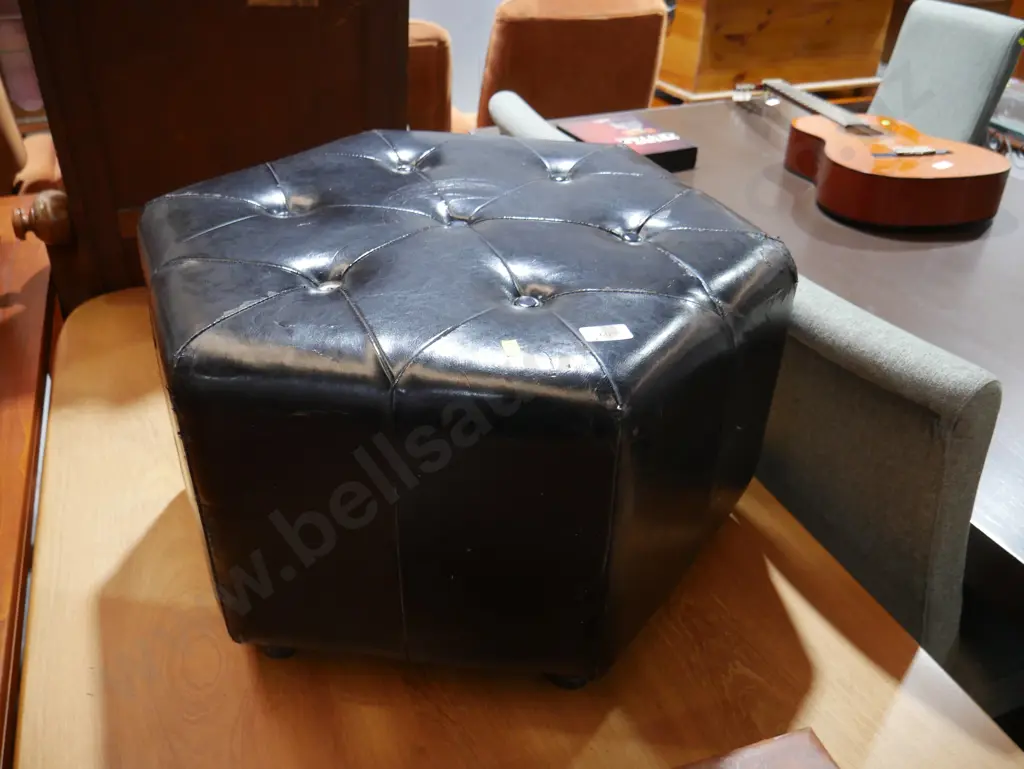 Hexagonal foot stool Image 1++