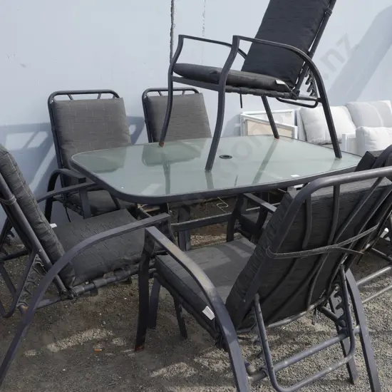 Outdoor table and 6 chairs