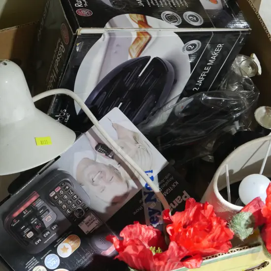 Table lamps, answering machine etc