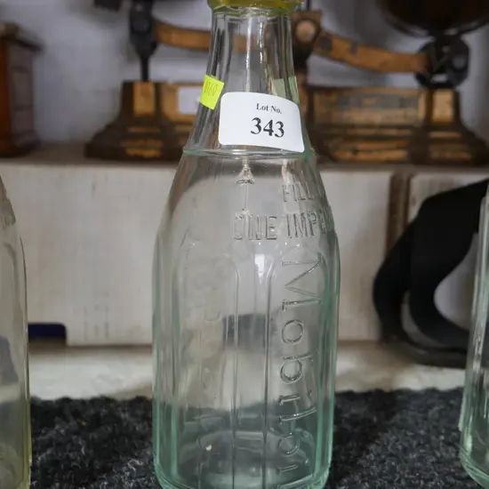 Mobil pint oil bottle