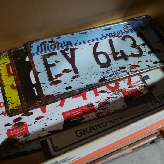 Box number plates