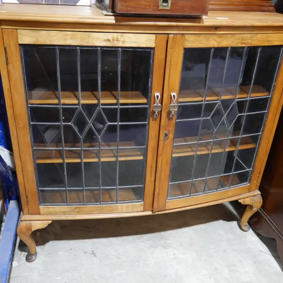 Leadlight china cabinet
