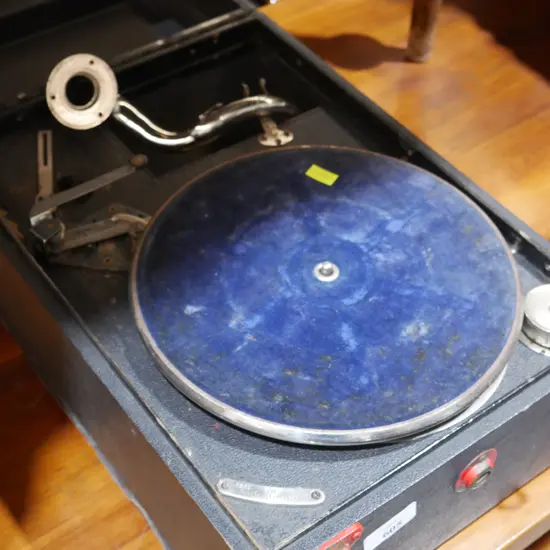 Table top gramophone
