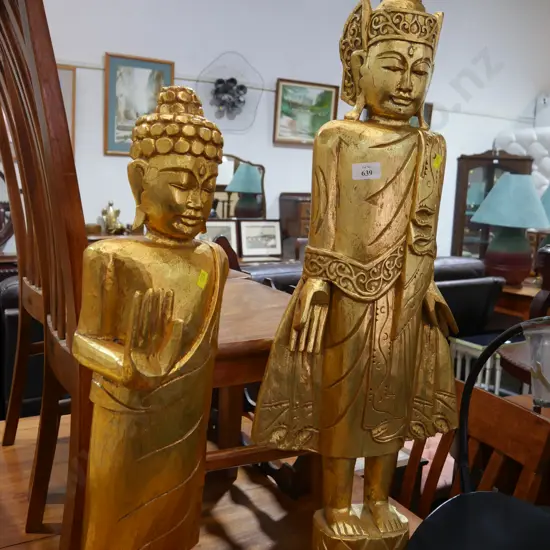 2 Buddha statues