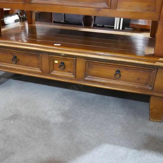 Coffee table with 3 drawers