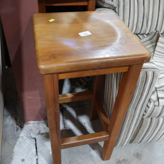 3 bar stools