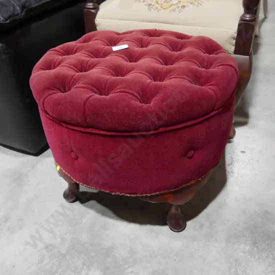 Deep buttoned foot stool