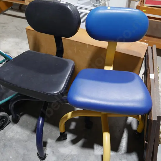 2 computer chairs