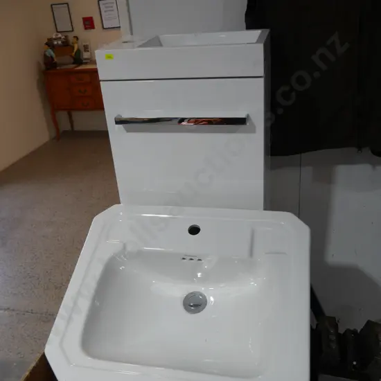 Basin  wall cabinet