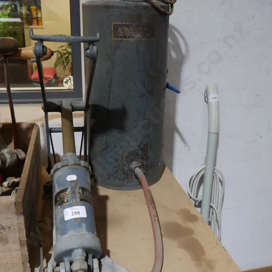 Old spray painting unit