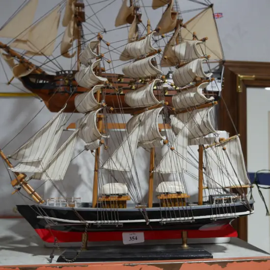 Model sailing ship