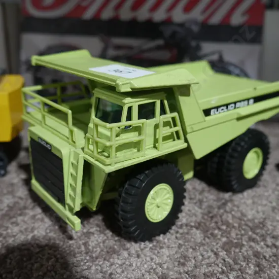 Euclid dump truck