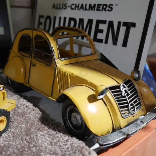 Citroen tin car