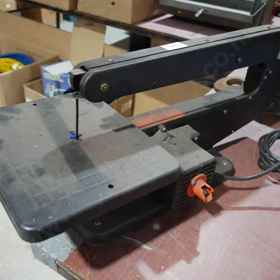 Table jig saw