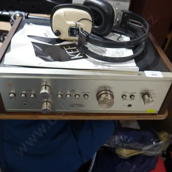 Pioneer stereo amp and headphones