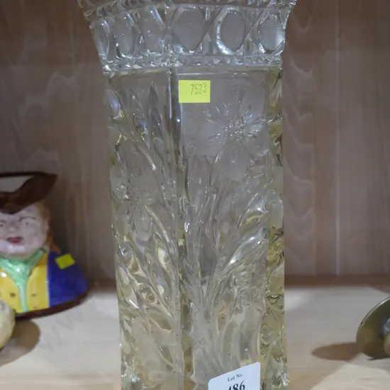 Glass vase