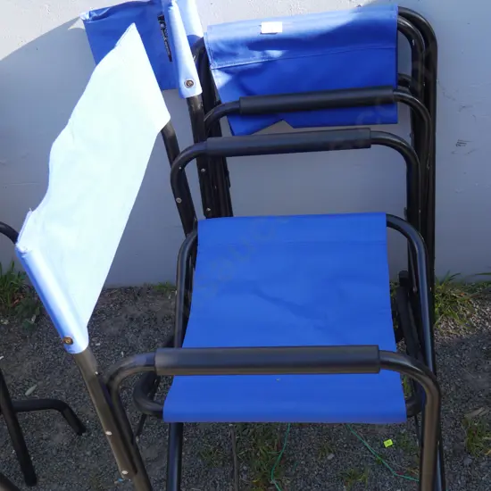 2 folding chairs