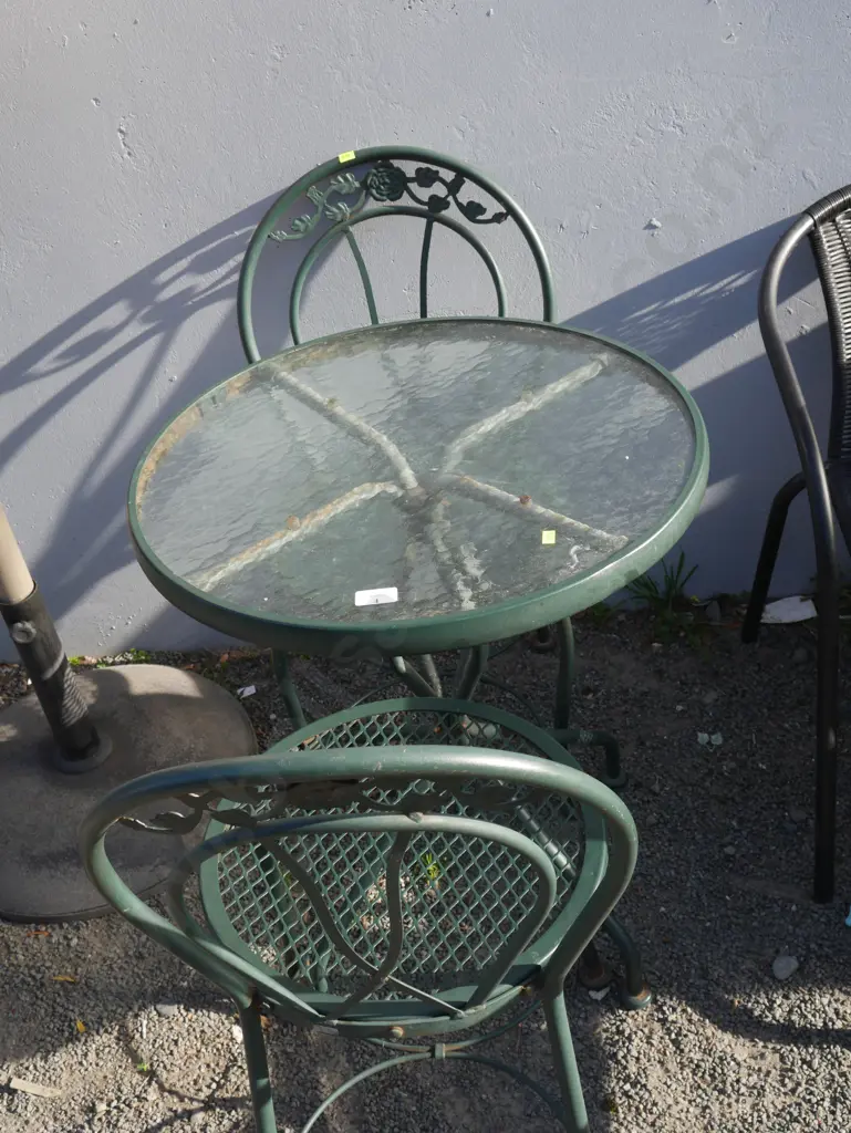Green outdoor table and 2 chairs Image 1++