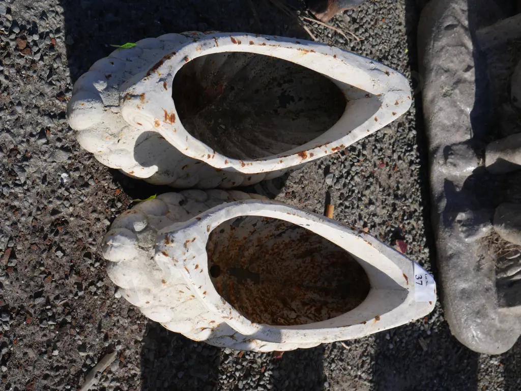 Pair of cast iron planters Image 1++