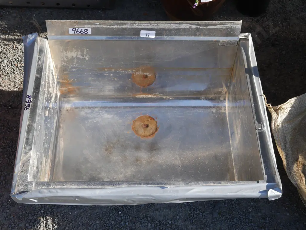 Laundry sink Image 1++