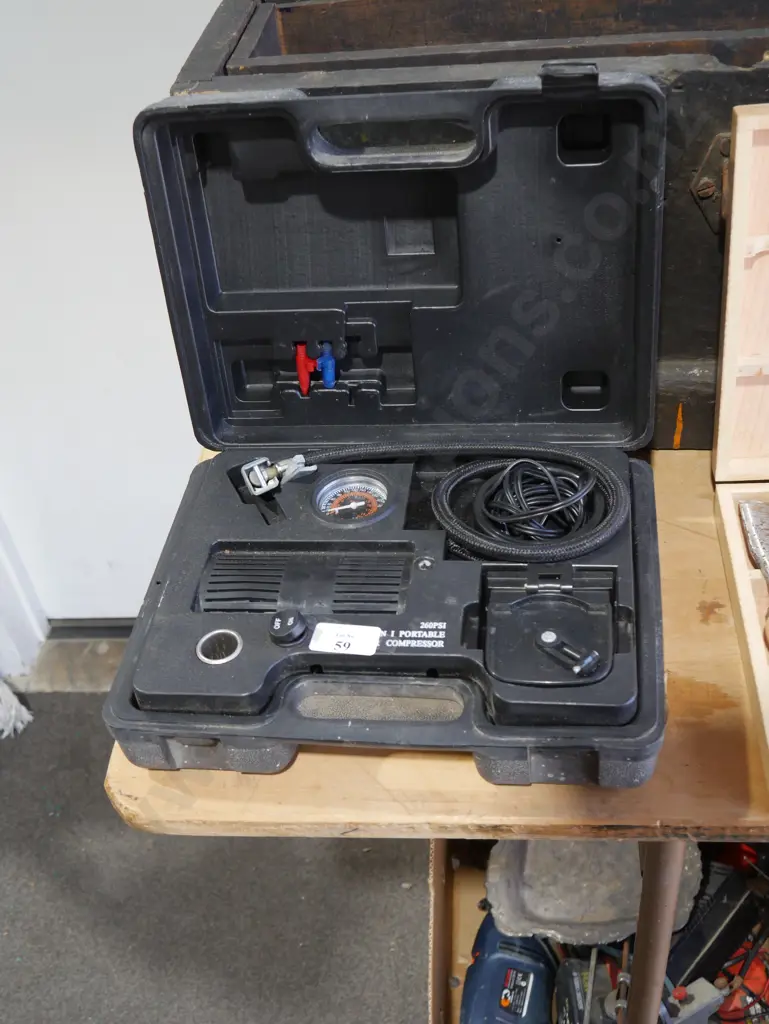 Portable air compressor kit Image 1++
