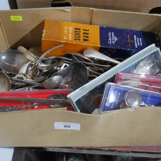 Box of assorted cutlery