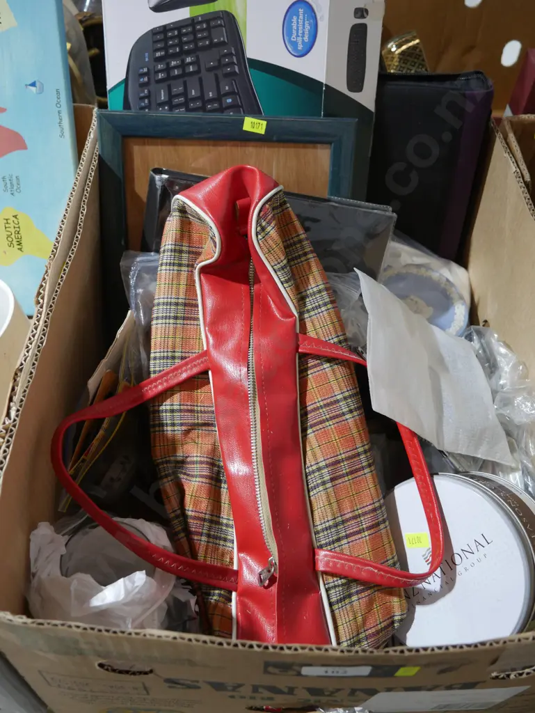 Knitting needles, picture frames etc Image 1++