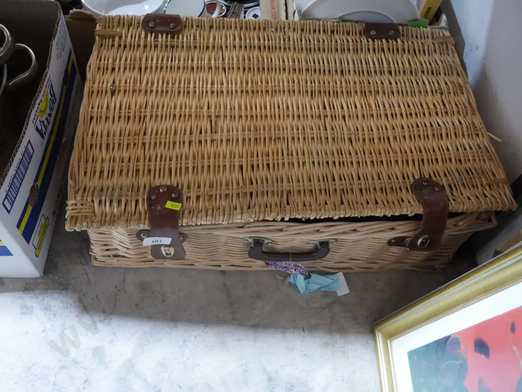 Picnic basket Image 1++