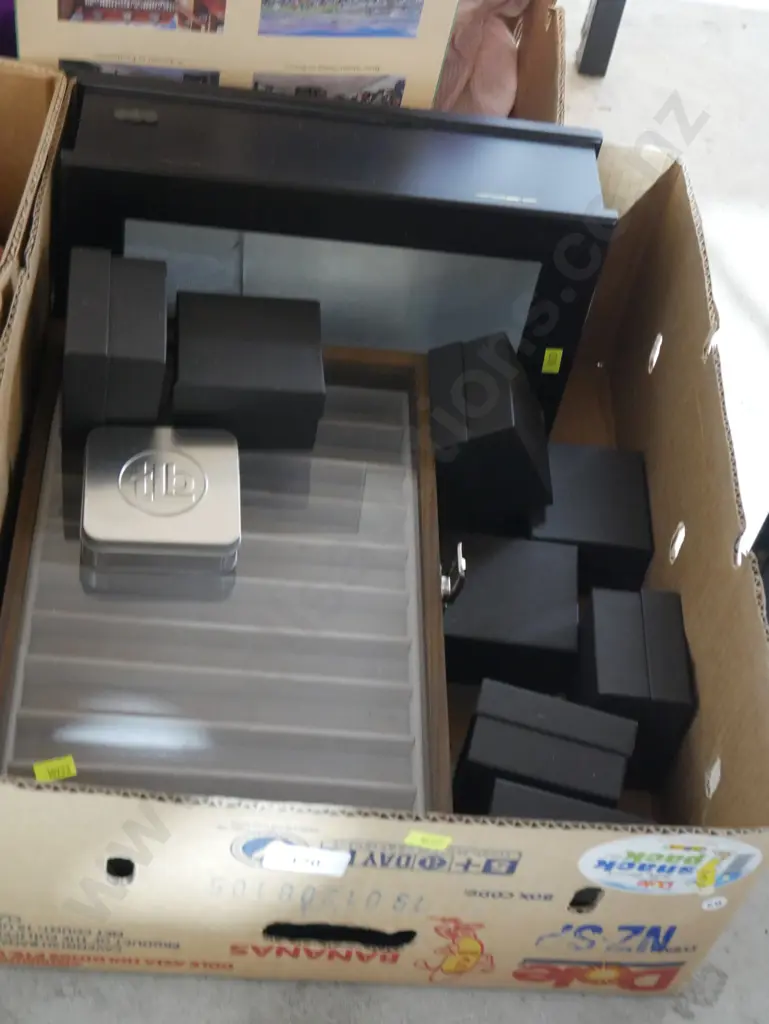 Jewellery holders Image 1++