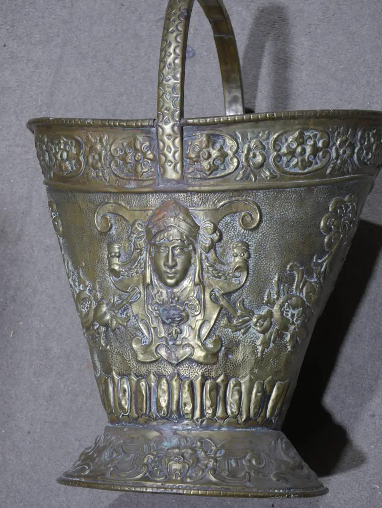 Fireside bucket Image 1++