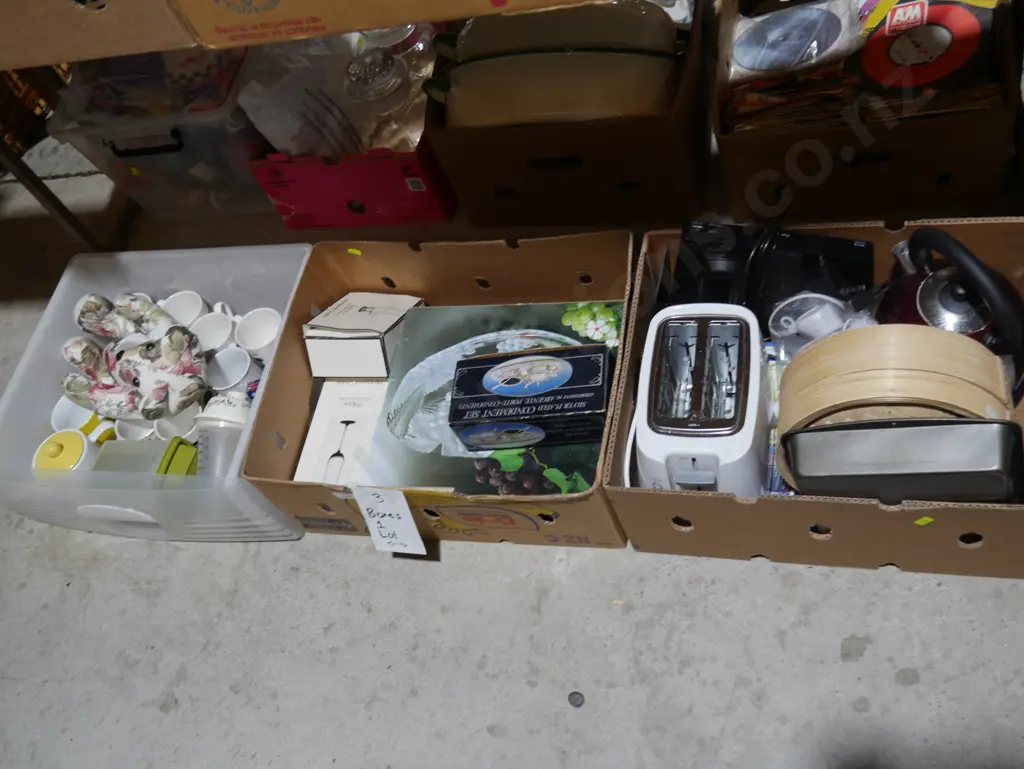 Three boxes of assorted kitchenware Image 1++