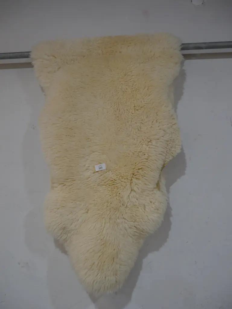 Sheepskin rug Image 1++