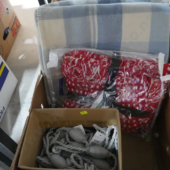 Woollen blankets etc