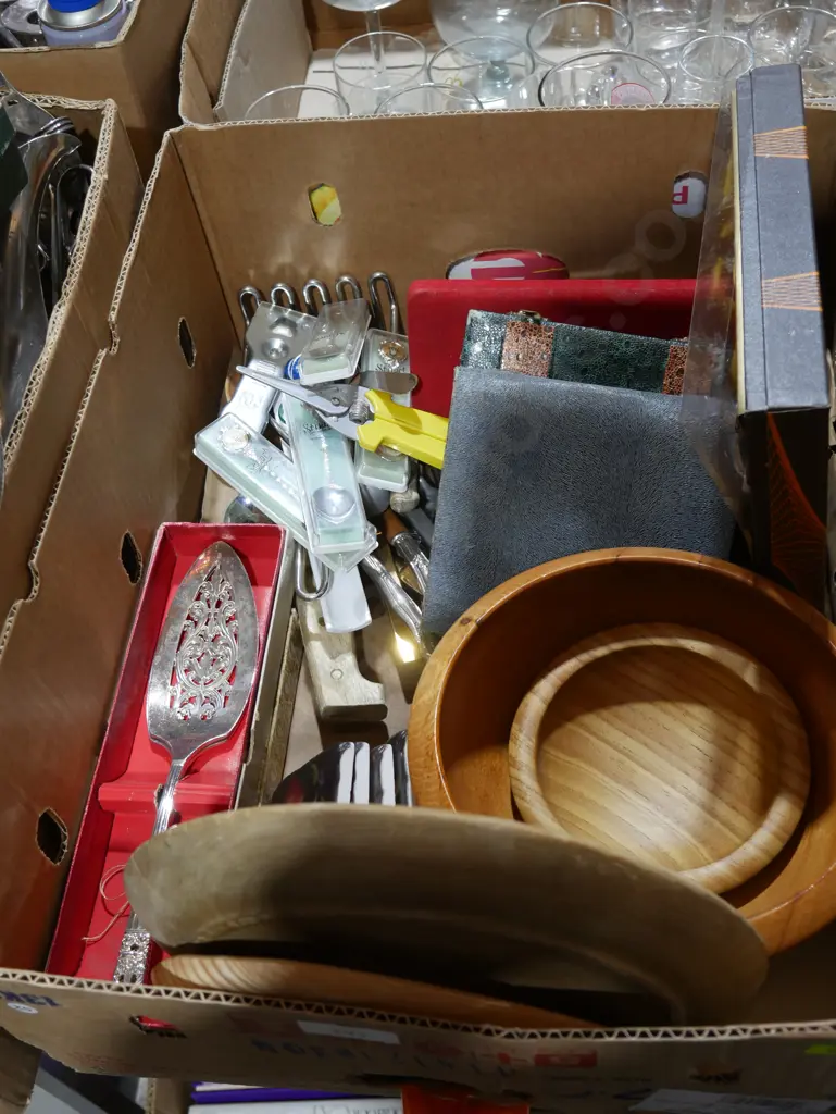 Assorted cutlery etc Image 1++