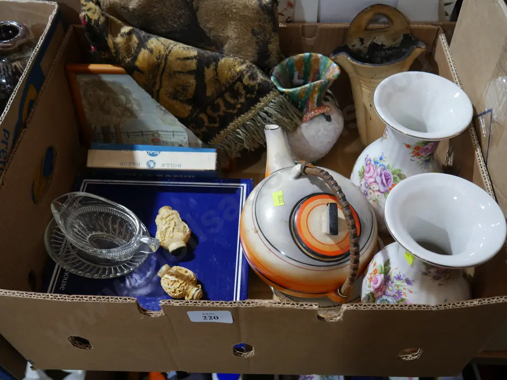 Assorted china and pottery etc Image 1++