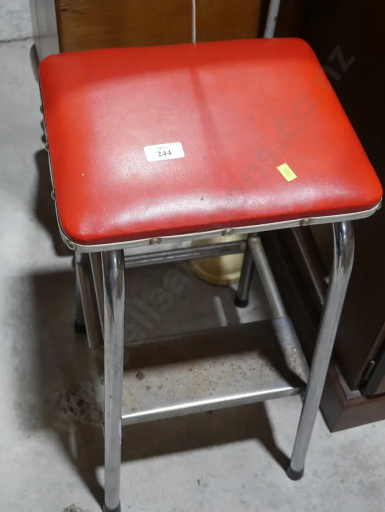 Step stool Image 1++