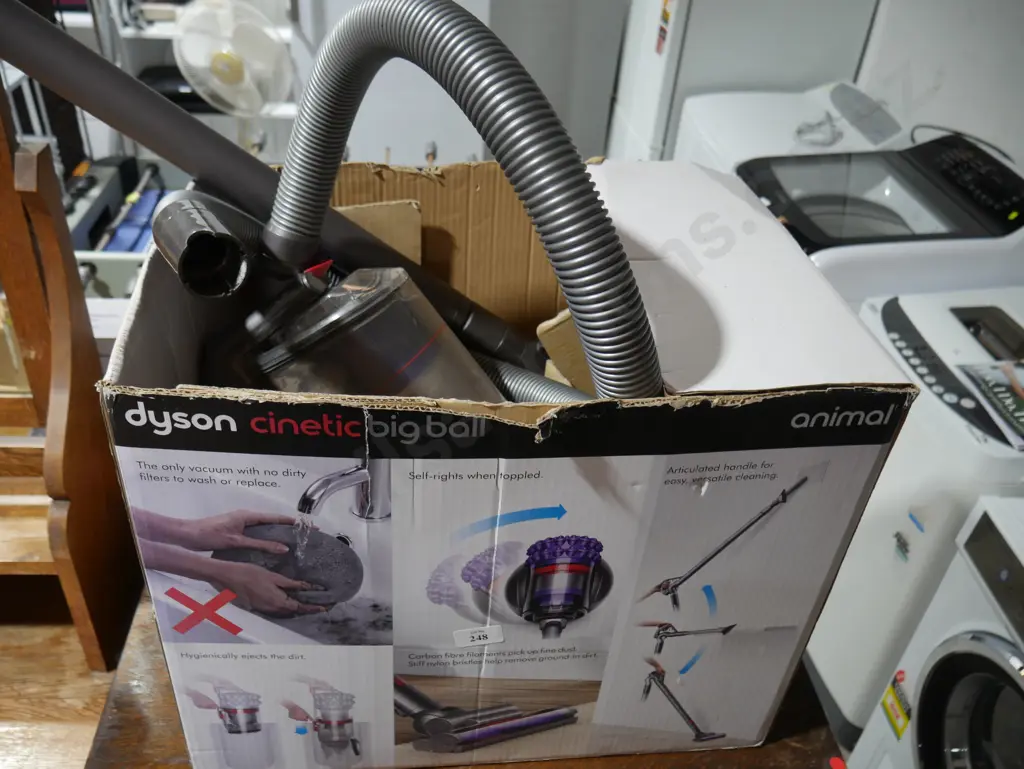 Dyson vacuum Image 1++