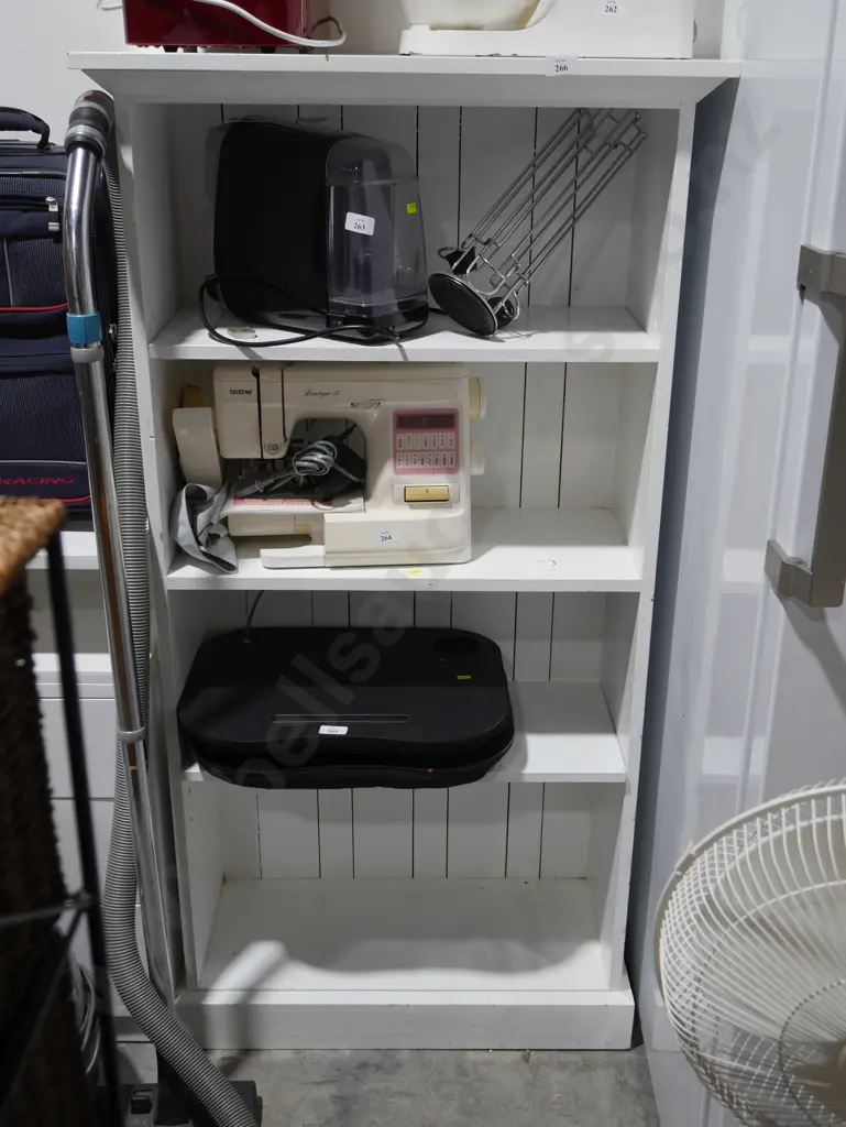 White bookcase Image 1++