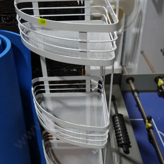 Corner storage rack