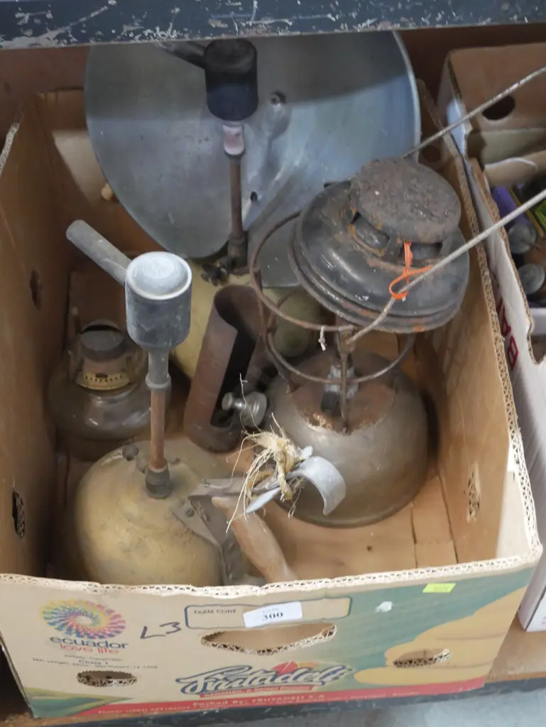 Vintage lanterns etc Image 1++