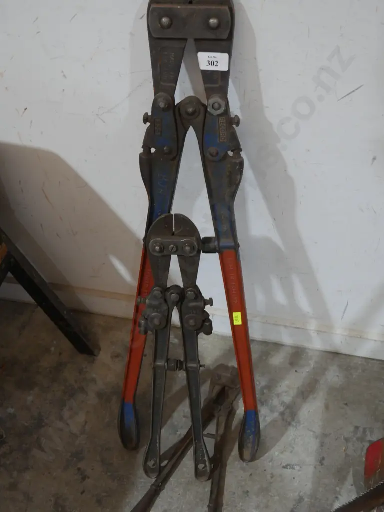 Three pairs of bolt cutters Image 1++