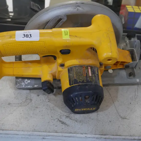 DeWalt battery powered circular saw skin only